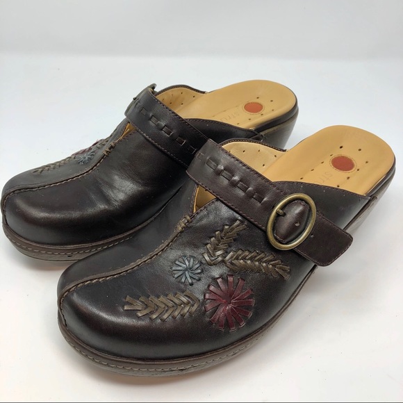 clarks unstructured clogs